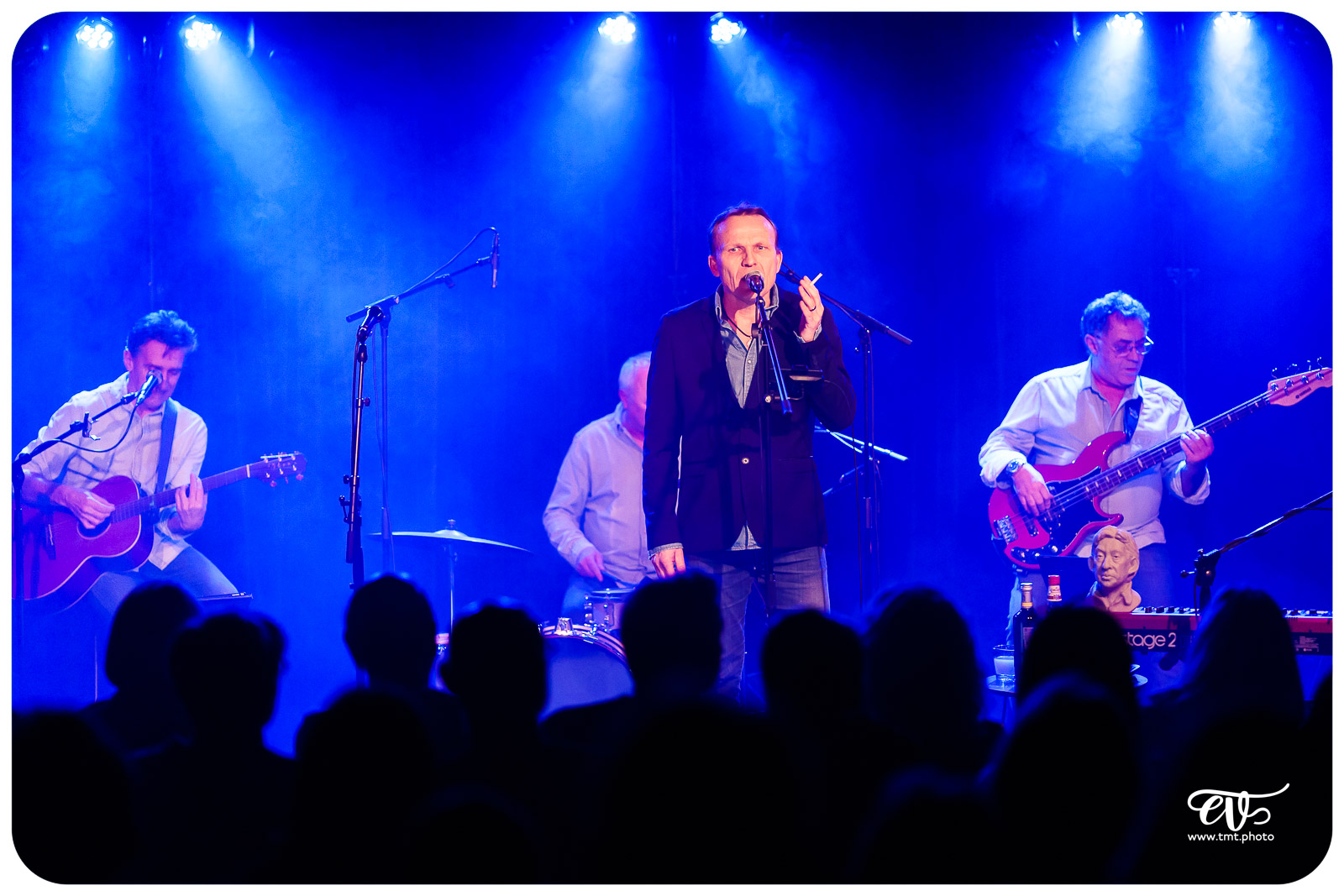 SERGE, ELEGANCE ACOUSTIQUE